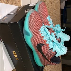 Kobe 10 Easter (GS)
